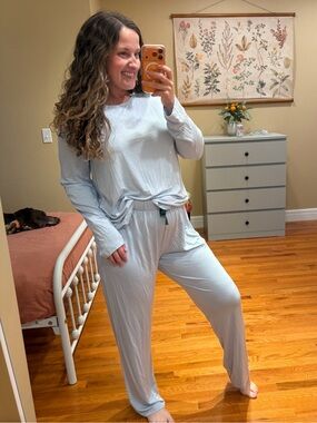 LAKE Light Blue Long-Sleeve Women's Pajama Set - Relaxed Lounge PJs XL